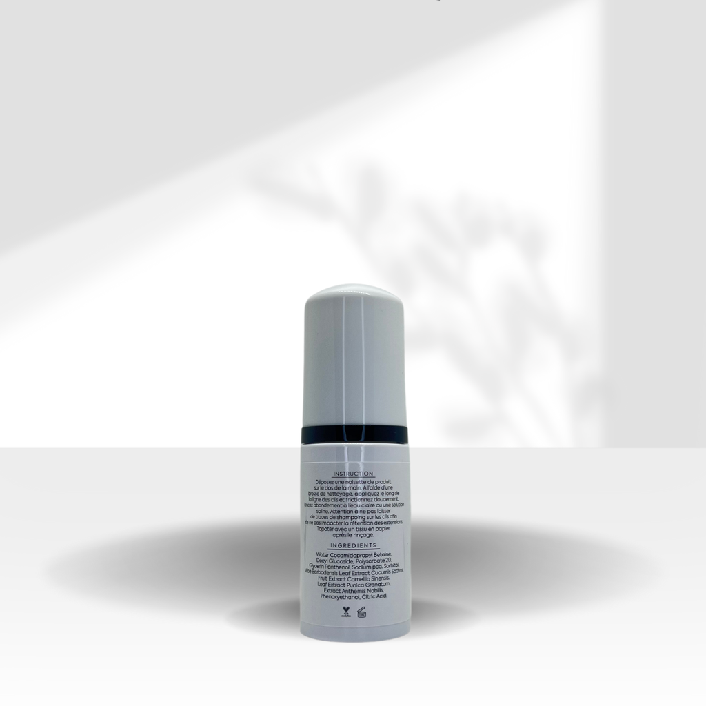 SHAMPOING POUR CILS AVEC BROSSE